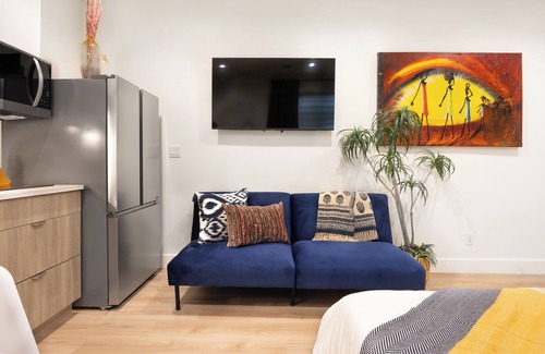 Langley Apartment | Brand New Studio Suite near Langley Events Centre