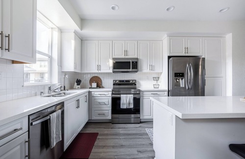 Lemon Grove House | Brand New Stunning 4BR Townhome