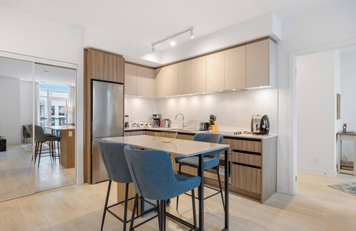Beverley Glen Apartment | Brand New, Stylish 2-Bedroom, 2-Bathroom Apartment with Free Parking