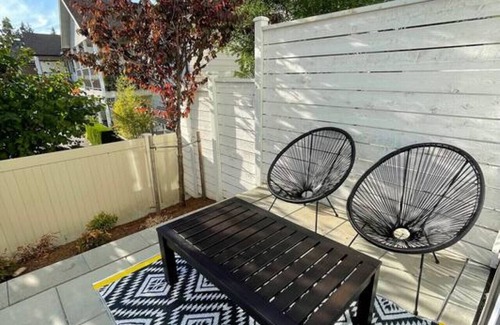 Mill Lake House | ?Brand New Stylish 2BTownhome+Garage Parking-for6?