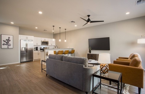 Raynolds Addition Condo | Brand New Stylish Condo Close to Old Town and Downtown