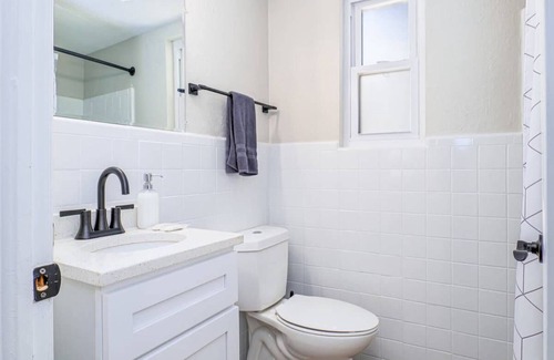 Cottage Line Apartment | BRAND NEW Surf Suite /Beach Front