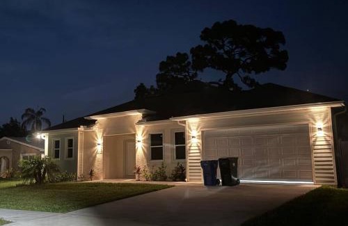 Lutz House | Brand New Tampa Oasis with Private Jacuzzi Retreat