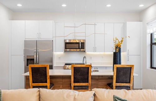 University House | Brand New Tampa Townhouse Prime Location