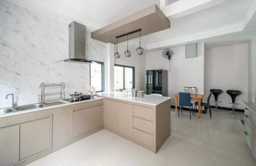 Nong Prue Villa | BRAND-NEW! The Private PoolVilla/4BR byน้องมังคุด
