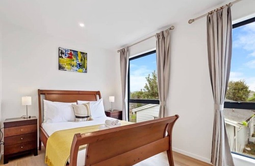 Mangere House | Brand New Three Bedroom Townhouse with Garage