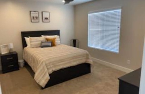 Enterprise House | Brand New townhome in the heart of Enterprise - mountains all around!