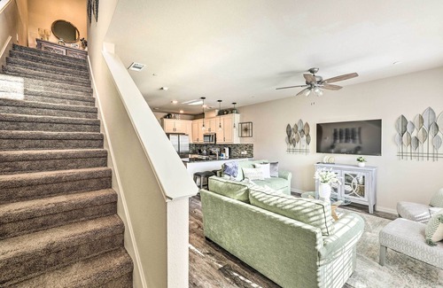 Denton House | Brand-New Townhome Near UNT/TWU & The Square!