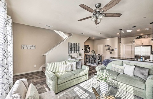 Denton House | Brand-New Townhome Near UNT/TWU & The Square!