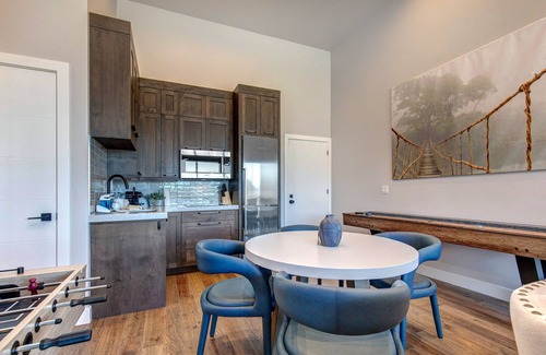 Hideout House | Brand-new townhome with views, shuffleboard - 12 mins to Park City & Deer Valley
