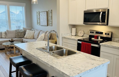 Billings House | Brand New Townhouse in Fabulous Neighborhood!
