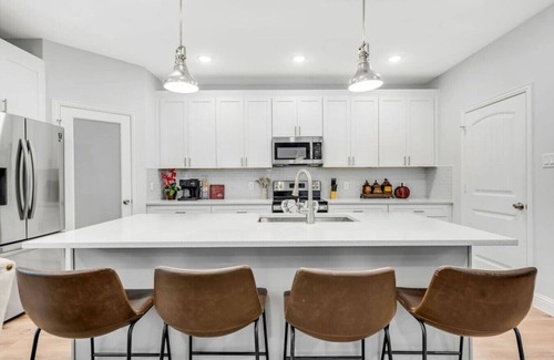 West Dallas House | Brand NEW! Trinity Manor