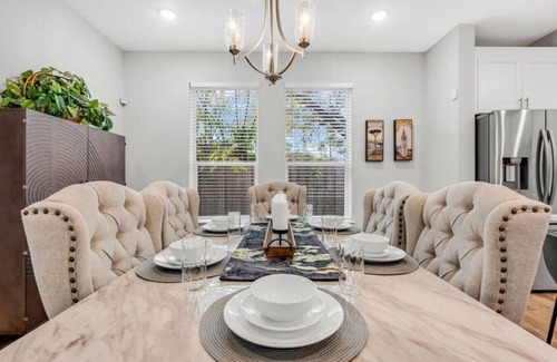 West Dallas House | Brand NEW! Trinity Manor