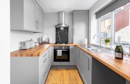 Stourbridge Apartment | Brand New Two Bed - Parking - Stourbridge