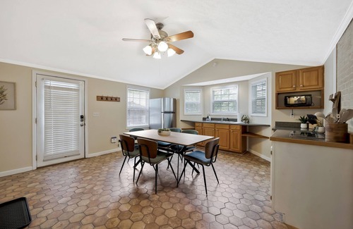 Monteagle House | Brand New Two Bedroom: Near the Caverns