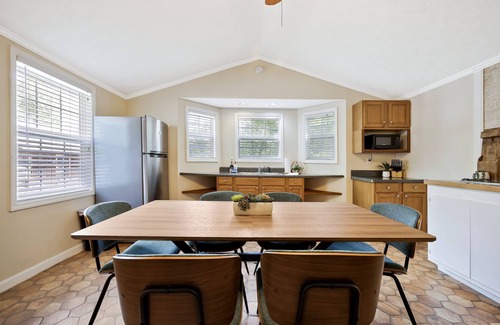 Monteagle House | Brand New Two Bedroom: Near the Caverns