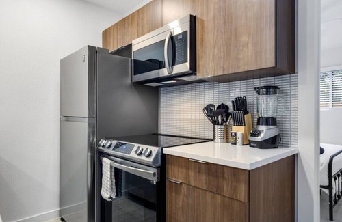 South Lamar Apartment | Brand New Unit, 5 min to Downtown Austin