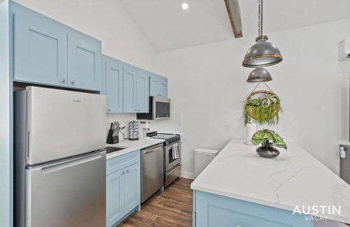 Greater South River City Apartment | Brand-New Unit for RnR Minutes from Downtown