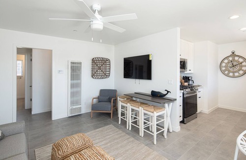 Cayucos Apartment | Brand new upstairs 2 bedroom with Downtown location