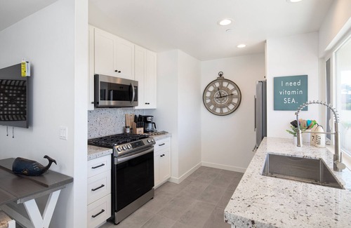 Cayucos Apartment | Brand new upstairs 2 bedroom with Downtown location