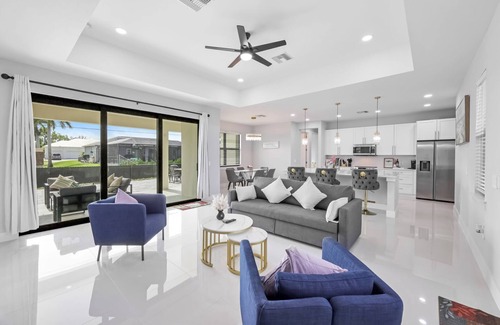 San Carlos Park House | Brand New Vacation Home