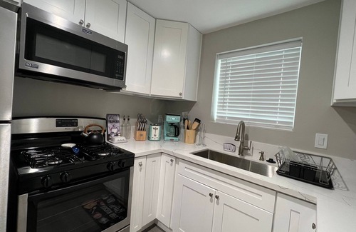 Lemon Grove Cottage | Brand new very quite and beautifully furnished 1 bedroom 1 bath cottage