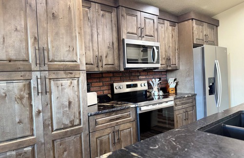 Torrey Villa | Brand New Villa "The Coop" in the heart of Torrey