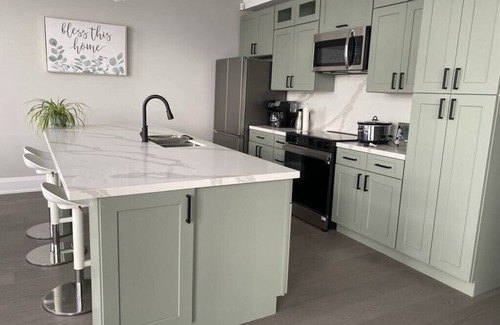Oro-Medonte House | Brand new waterfront LUXE lake house for a beautiful week/end away!