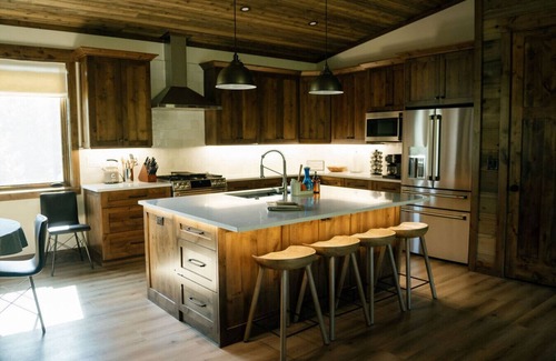 Island Park Cabin | Brand-new Waterfront Retreat w/hot tub!