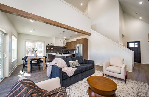 Pangburn Cabin | BRAND NEW waterfront cabin on The Little Red River with huge dock, arcades &WiFi