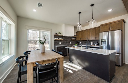 Pangburn Cabin | BRAND NEW waterfront cabin on The Little Red River with huge dock, arcades &WiFi