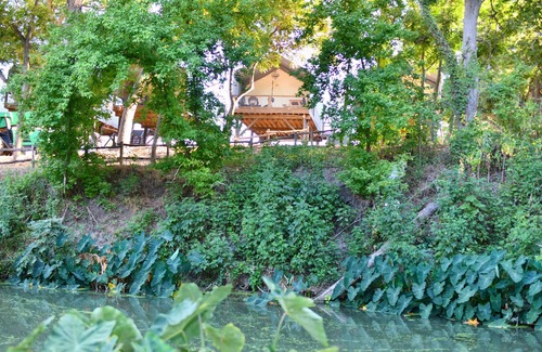 Sutherland Springs Cabin | Brand new waterfront Cabin with many amenities: Pool, hot tub & kayaking. - RC3
