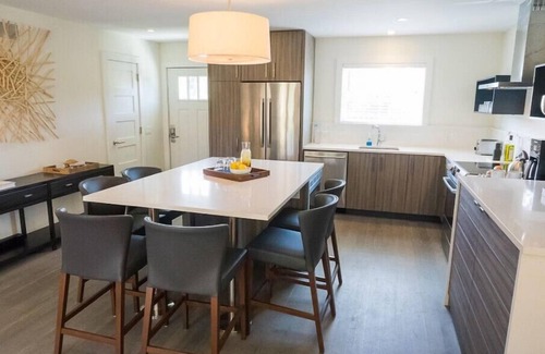 Culloden Shores House | Brand New Waterfront - Chic & Sophisticated unit #701