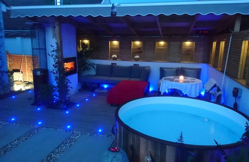 Malvern House | Brand new,with hottub, outdoor wood burner in leisure room and treatments.