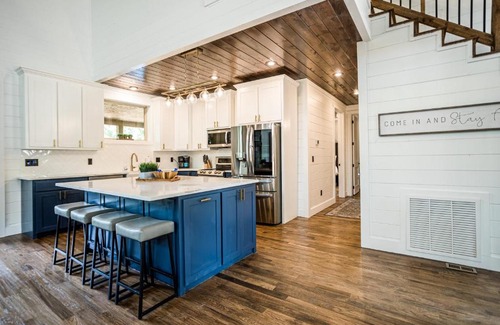 Broken Bow House | BRAND NEW! "Yes, Please!" Spacious Luxury Getaway 6 Bed 6 and a half Bath