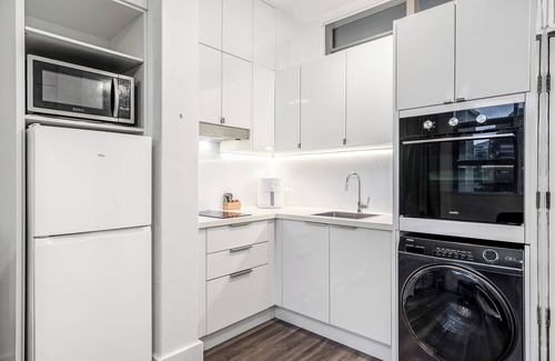 Neutral Bay Apartment | Brand newly renovated studio