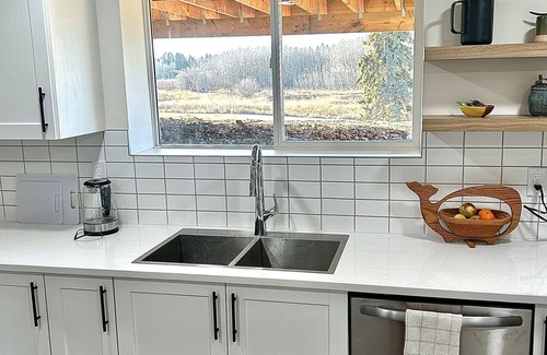Camrose House | Brand Newly Renovated Suite With Beautiful View of Bullrush Park!