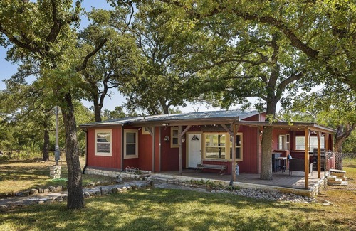 Willow City House | Brandi's Bluebonnet Bungalow | New Listing | Pet-friendly