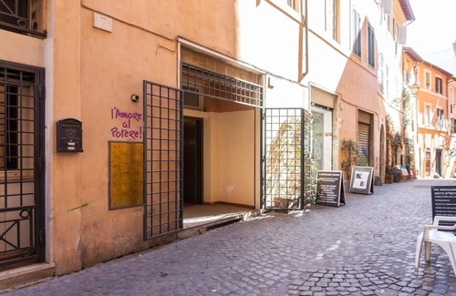 Rione VII Regola Apartment | BrandNew Domus Reginella - Temple