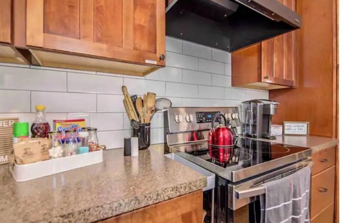 Trinity Villa | BRANDNEW Modern Farmhouse w/Hot tub, Playground, Kayaks & Fire pits