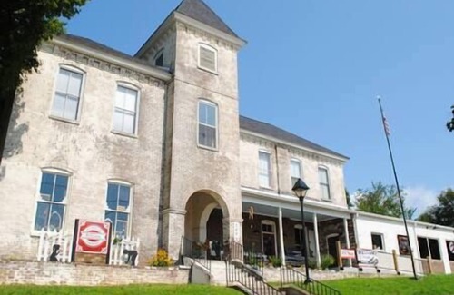 Jefferson City Apartment | Branner Room, The Lodge at Old City Hall