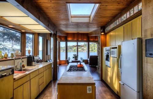 Otis House | Brannholm Glass Lakefront Home -Pet friendly