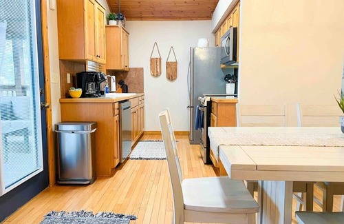 Reeds Spring Cabin | Branson Cabin with Two Master Suites!