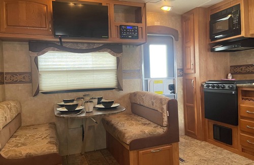 Van Buren House | Branson Glamping All Set Up For You