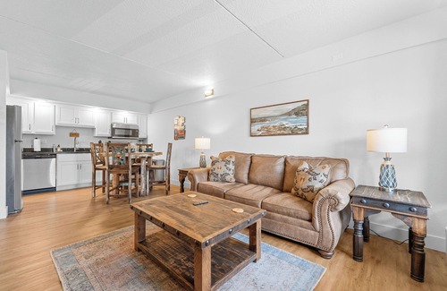Downtown Branson Condo | Branson Landing Area Condo | Resort Amenities + Walk to Fun, Free Tickets!