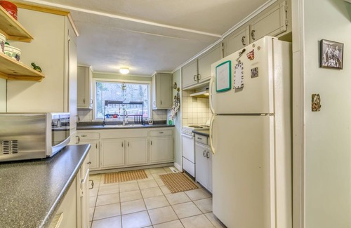 Forsyth Cottage | Branson, MO, Cozy Lakefront Cottage