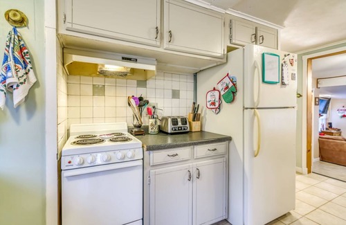 Forsyth Cottage | Branson, MO, Cozy Lakefront Cottage