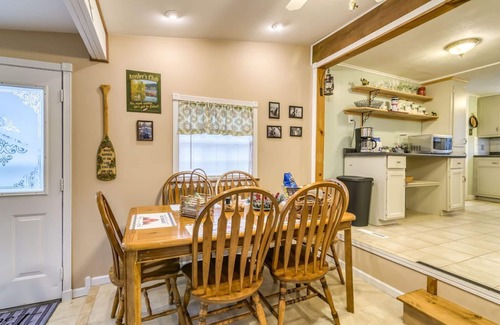 Forsyth Cottage | Branson, MO, Cozy Lakefront Cottage