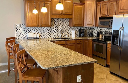 Hollister Condo | Branson's Finest Lake Front Condo at Emerald Pointe, 2bd, 2BA on ground floor.