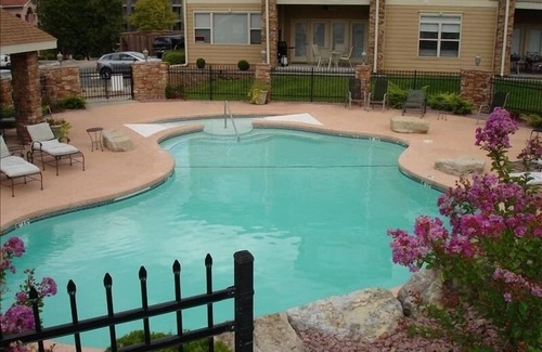 Hollister Condo | Branson's Finest Lake Front Condo at Emerald Pointe, 2bd, 2BA on ground floor.